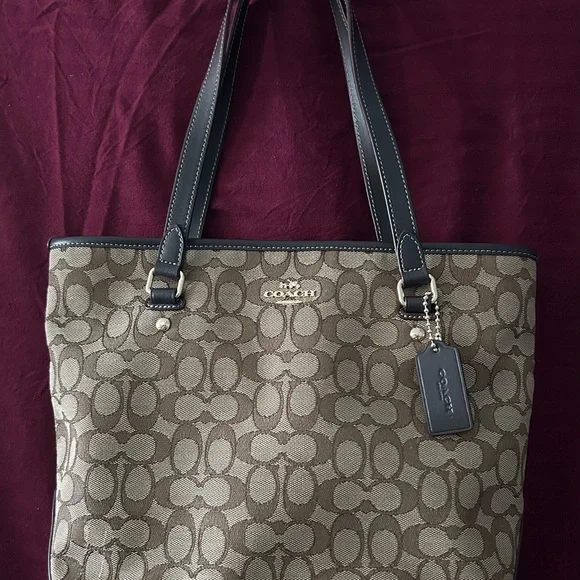 Coach F58282 Vintage Jacquard Tan and Brown Signature Tote - Picture 1 of 9